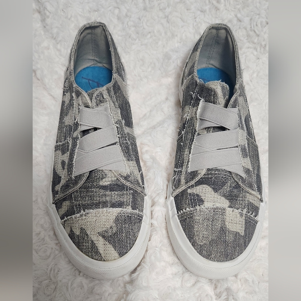 Blowfish Malibu Womens  Camo Sneakers